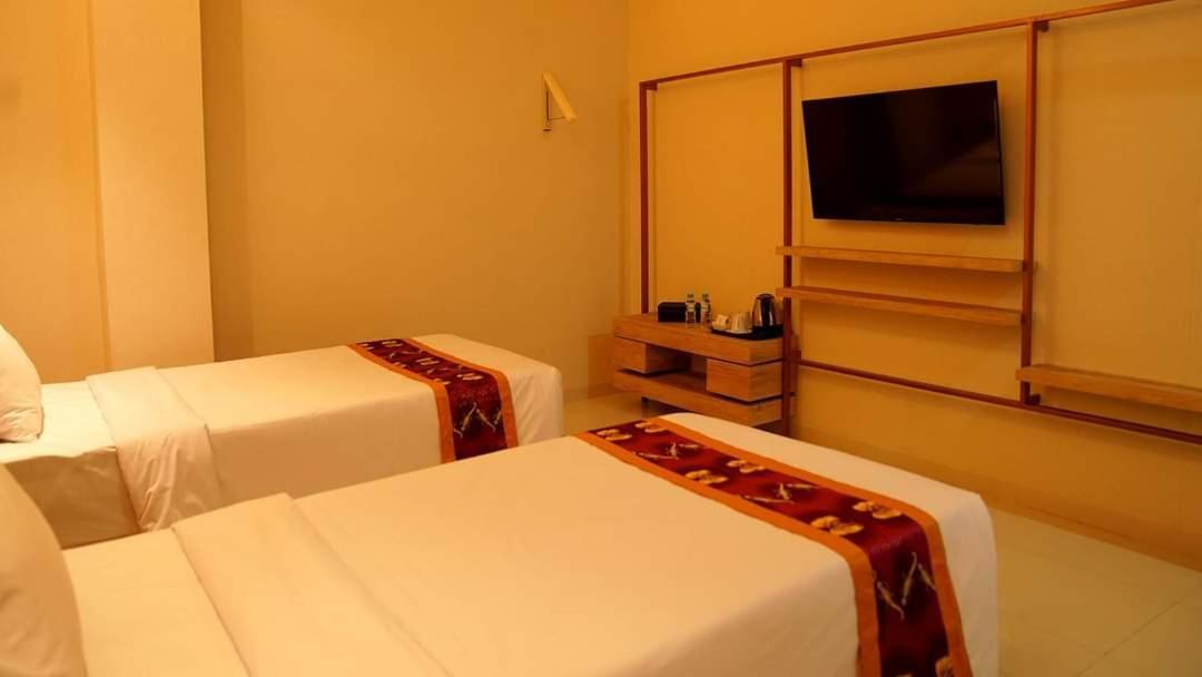 Elohim Hotel Sentani Jayapura Exterior foto